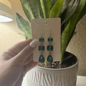 Esmerald Stone Earrings 🫧